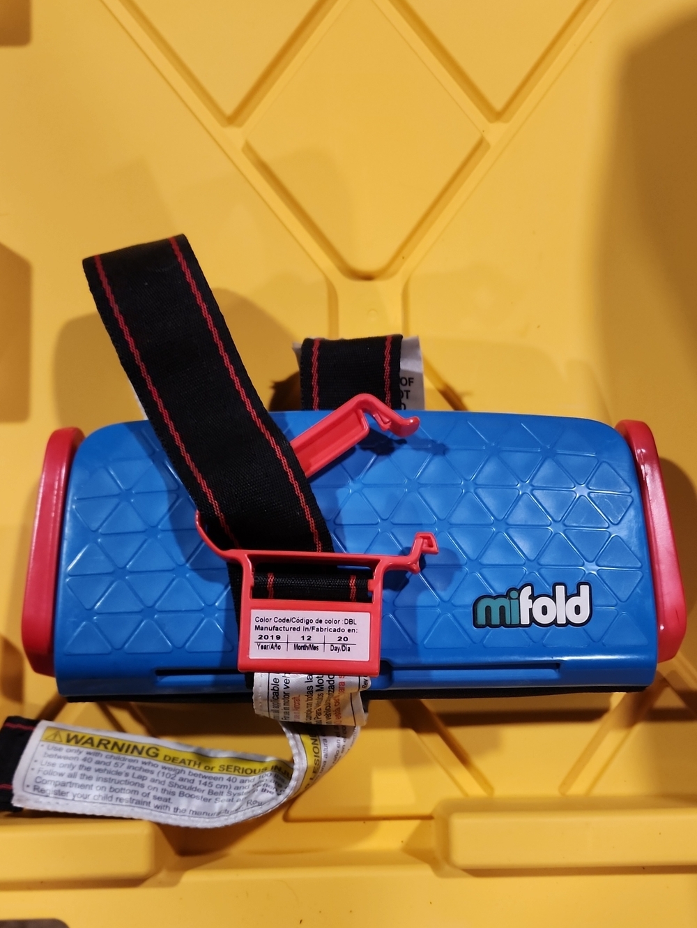 Mifold Child Car Portable Compact Strap Travel